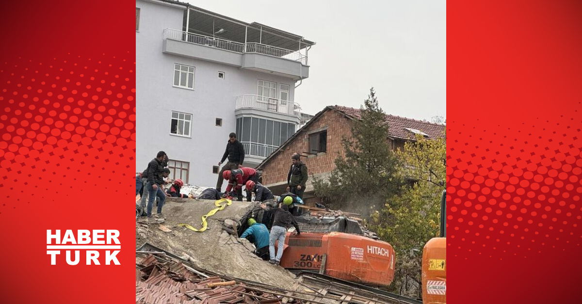 Malatya’da yıkımı gerçekleştirilen bina göçtü
