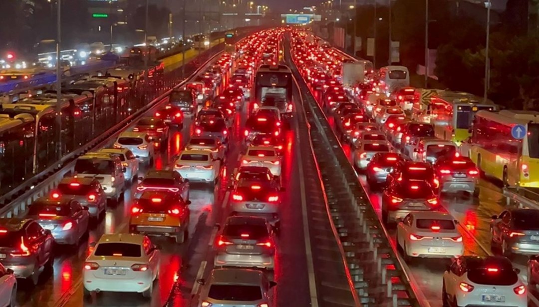 İstanbul’da bayram trafiği: Yoğunluk yüzde 85’e ulaştı