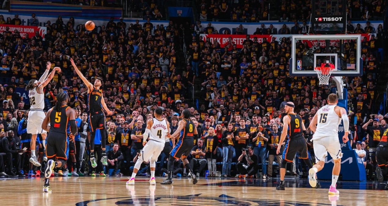 Gordon son saniyede attı! Nuggets ilk maçı aldı